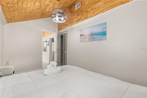 Immobilier commercial à vendre à Clearwater, Floride: 5 chambres, 253.07 m2 № 2128706 - photo 12