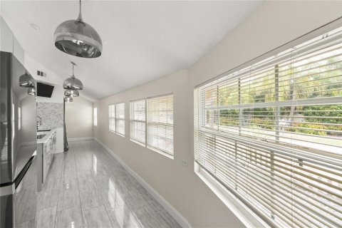 Immobilier commercial à vendre à Clearwater, Floride: 5 chambres, 253.07 m2 № 2128706 - photo 8