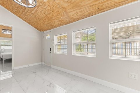 Immobilier commercial à vendre à Clearwater, Floride: 5 chambres, 253.07 m2 № 2128706 - photo 13