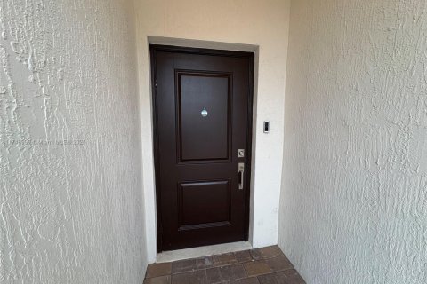 Townhouse in Homestead, Florida 3 bedrooms, 123.37 sq.m. № 1936637 - photo 4