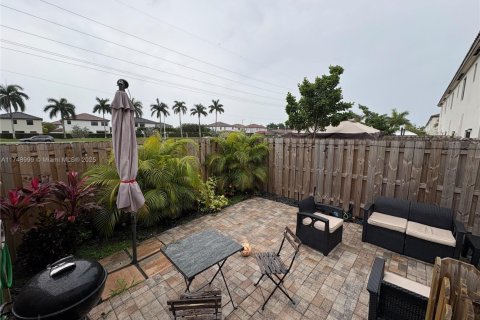 Townhouse in Homestead, Florida 3 bedrooms, 123.37 sq.m. № 1936637 - photo 25