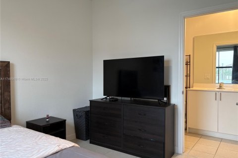 Townhouse in Homestead, Florida 3 bedrooms, 123.37 sq.m. № 1936637 - photo 13