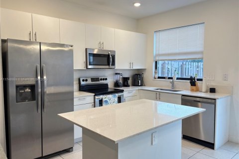 Townhouse in Homestead, Florida 3 bedrooms, 123.37 sq.m. № 1936637 - photo 6