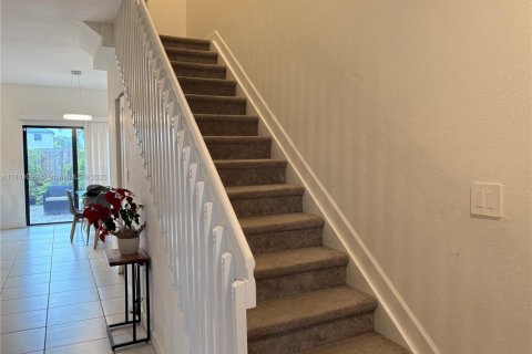Townhouse in Homestead, Florida 3 bedrooms, 123.37 sq.m. № 1936637 - photo 15