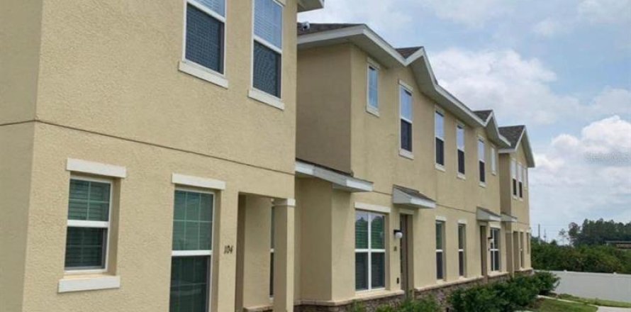 Adosado en Davenport, Florida 4 dormitorios, 150.5 m2 № 1915963