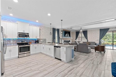 House in Davenport, Florida 8 bedrooms, 363.15 sq.m. № 1873895 - photo 20