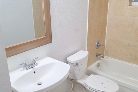 Купить виллу или дом в Эйвон-Парк, Флорида 5 комнат, 136.1м2, № 1843207 - фото 10