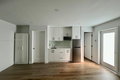 Propiedad comercial en Miami, Florida 170.2 m2 № 1986417