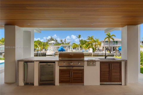 House in Key Largo, Florida 5 bedrooms, 415.55 sq.m. № 1799209 - photo 6