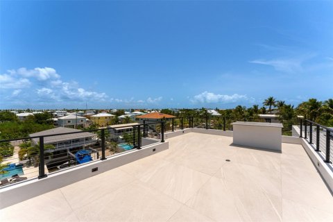 House in Key Largo, Florida 5 bedrooms, 415.55 sq.m. № 1799209 - photo 27