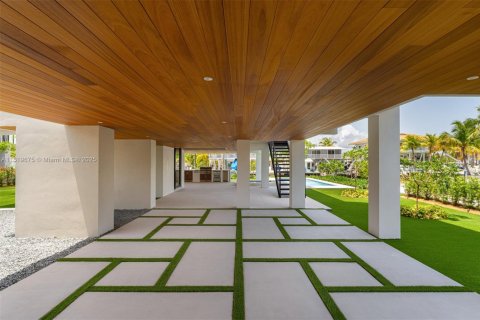 House in Key Largo, Florida 5 bedrooms, 415.55 sq.m. № 1799209 - photo 8