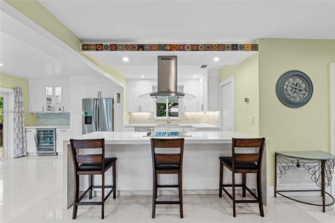 House in South Miami, Florida 3 bedrooms, 152.55 sq.m. № 1766600 - photo 17