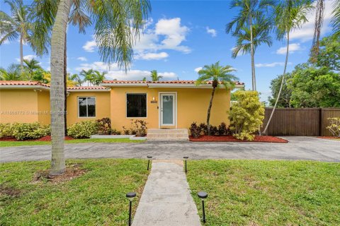 House in South Miami, Florida 3 bedrooms, 152.55 sq.m. № 1766600 - photo 2