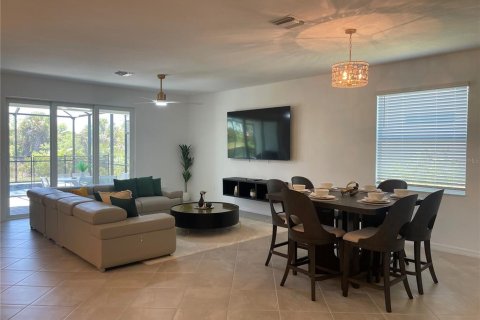 House in Venice, Florida 4 bedrooms, 189.06 sq.m. № 2166504 - photo 5