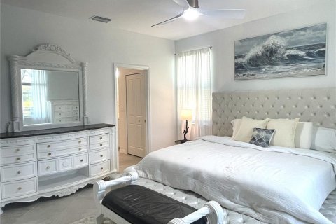 House in Venice, Florida 4 bedrooms, 189.06 sq.m. № 2166504 - photo 18