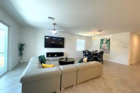 House in Venice, Florida 4 bedrooms, 189.06 sq.m. № 2166504 - photo 12