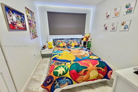 Casa en venta en Hialeah, Florida, 4 dormitorios, 144.93 m2 № 1953919 - foto 3