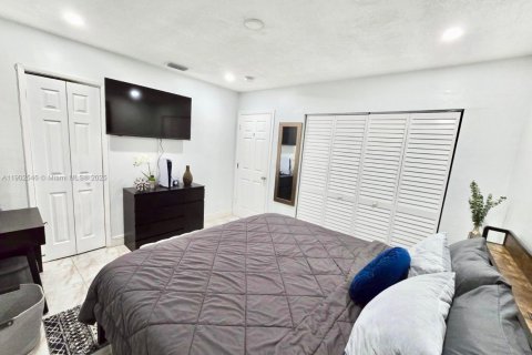 Casa en venta en Hialeah, Florida, 4 dormitorios, 144.93 m2 № 1953919 - foto 17