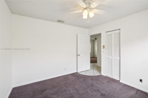 House in Coral Springs, Florida 4 bedrooms, 172.24 sq.m. № 1768882 - photo 30