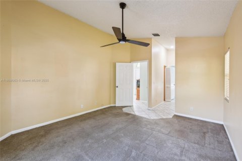 House in Coral Springs, Florida 4 bedrooms, 172.24 sq.m. № 1768882 - photo 19