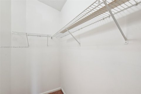 House in Coral Springs, Florida 4 bedrooms, 172.24 sq.m. № 1768882 - photo 20