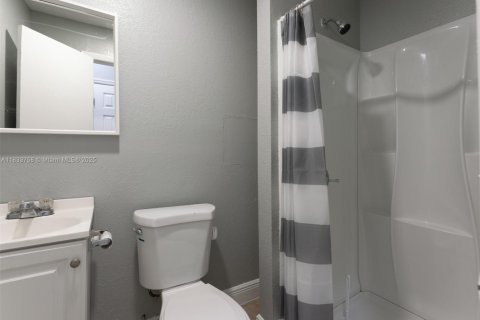 Propiedad comercial en venta en Opa-locka, Florida № 1817069 - foto 18