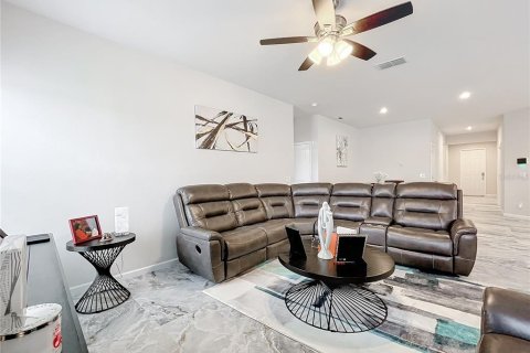 House in Sanford, Florida 3 bedrooms, 187.29 sq.m. № 1523958 - photo 20