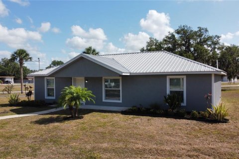 House in Arcadia, Florida 3 bedrooms, 115.94 sq.m. № 1673501 - photo 2