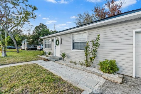 Villa ou maison à louer à Saint Petersburg, Floride: 2 chambres, 121.14 m2 № 2106716 - photo 28