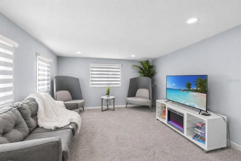 Villa ou maison à louer à Saint Petersburg, Floride: 2 chambres, 121.14 m2 № 2106716 - photo 6