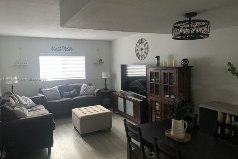 Condo in Miami, Florida, 2 bedrooms № 2055406 - photo 8