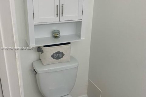 Condo in Miami, Florida, 2 bedrooms № 2055406 - photo 10