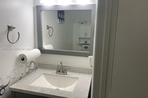 Condo in Miami, Florida, 2 bedrooms № 2055406 - photo 9