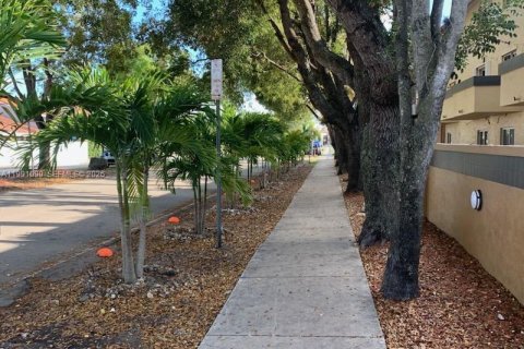 Condo in Miami, Florida, 2 bedrooms № 2055406 - photo 19