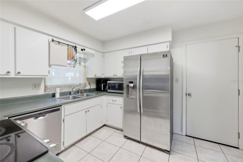 House in Gainesville, Florida 4 bedrooms, 156.82 sq.m. № 2195963 - photo 13