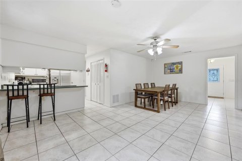 House in Gainesville, Florida 4 bedrooms, 156.82 sq.m. № 2195963 - photo 16