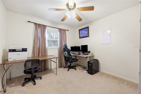 House in Gainesville, Florida 4 bedrooms, 156.82 sq.m. № 2195963 - photo 21