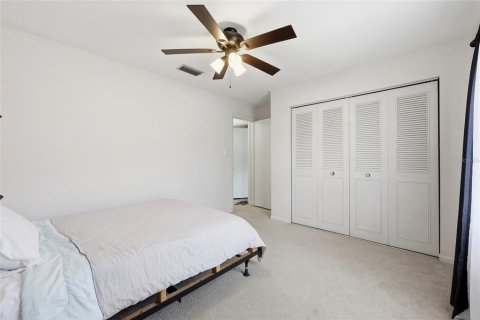 House in Gainesville, Florida 4 bedrooms, 156.82 sq.m. № 2195963 - photo 27