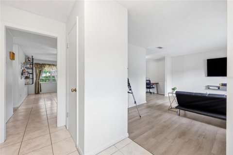 House in Gainesville, Florida 4 bedrooms, 156.82 sq.m. № 2195963 - photo 9