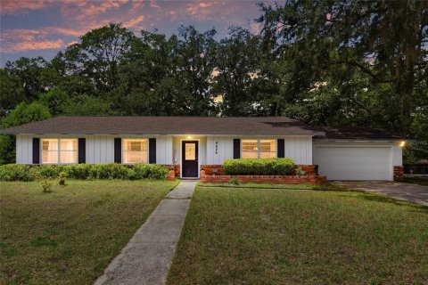 House in Gainesville, Florida 4 bedrooms, 156.82 sq.m. № 2195963