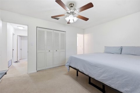 House in Gainesville, Florida 4 bedrooms, 156.82 sq.m. № 2195963 - photo 18