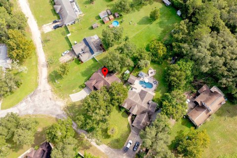 House in Sorrento, Florida 3 bedrooms, 150.22 sq.m. № 1904112 - photo 28