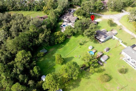 House in Sorrento, Florida 3 bedrooms, 150.22 sq.m. № 1904112 - photo 27