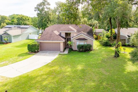 House in Sorrento, Florida 3 bedrooms, 150.22 sq.m. № 1904112 - photo 22