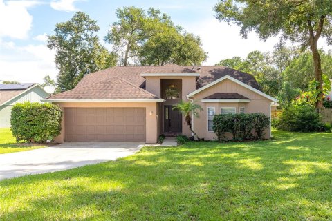 House in Sorrento, Florida 3 bedrooms, 150.22 sq.m. № 1904112 - photo 1