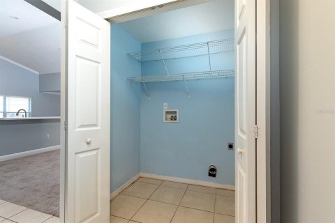 House in Sorrento, Florida 3 bedrooms, 150.22 sq.m. № 1904112 - photo 16