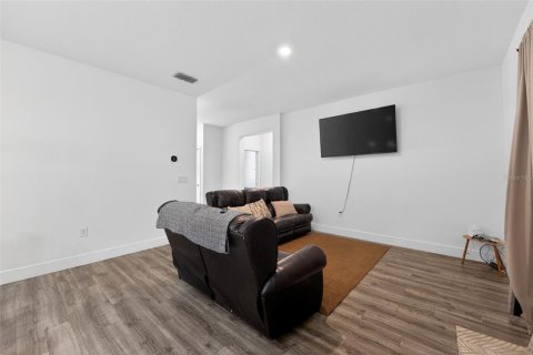 Villa ou maison à vendre à North Port, Floride: 3 chambres, 155.98 m2 № 2092525 - photo 7