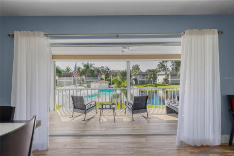Copropriété à vendre à Naples, Floride: 2 chambres, 98.66 m2 № 2436795 - photo 13