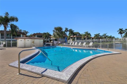 Copropriété à vendre à Naples, Floride: 2 chambres, 98.66 m2 № 2436795 - photo 6
