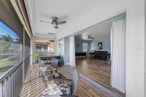 Copropriété à vendre à Naples, Floride: 2 chambres, 98.66 m2 № 2436795 - photo 15